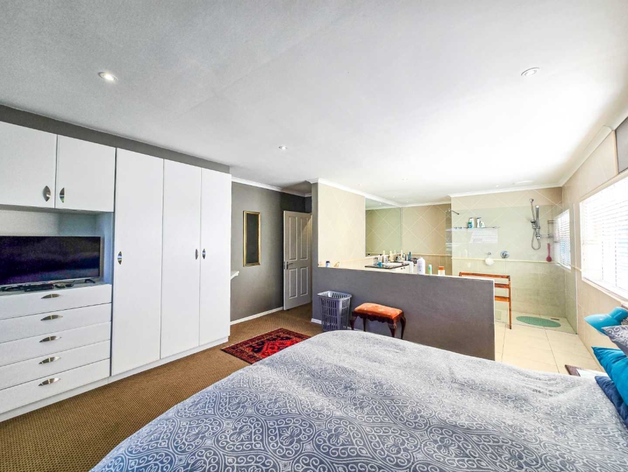 3 Bedroom Property for Sale in Stilbaai Wes Western Cape